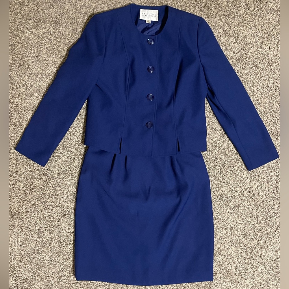 NEW Executive Collection Suit - Picture 3 of 16
